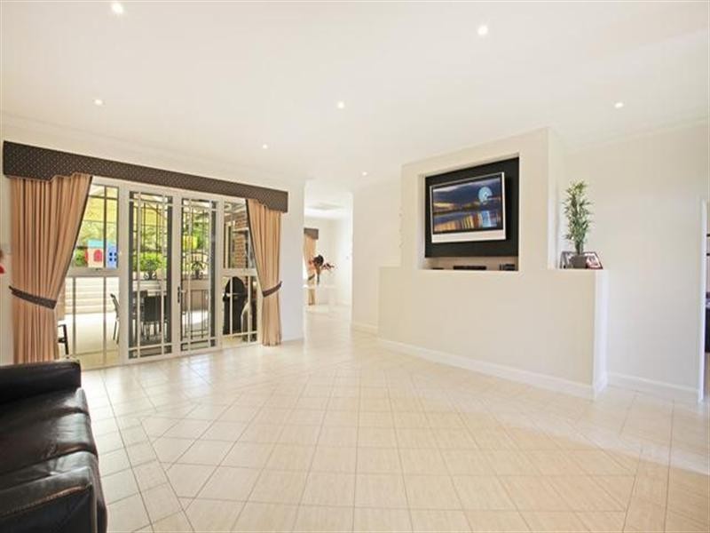 13 Camelot Close, Kirkham NSW 2570