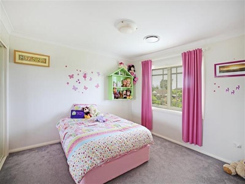 13 Camelot Close, Kirkham NSW 2570