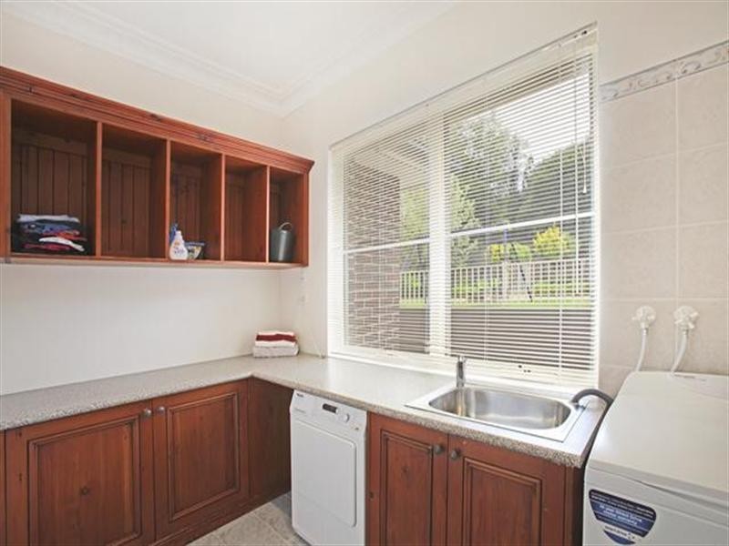 13 Camelot Close, Kirkham NSW 2570