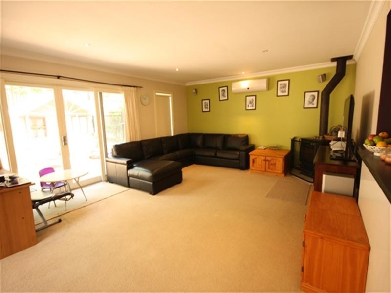 18 Macleay Street, Bradbury NSW 2560