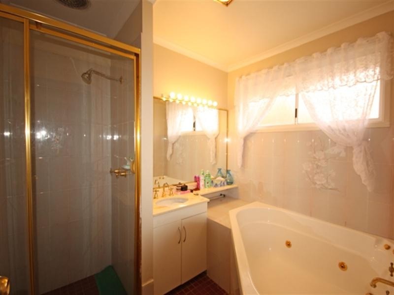 5 Skye Place, St Andrews NSW 2566