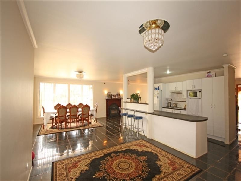 5 Skye Place, St Andrews NSW 2566