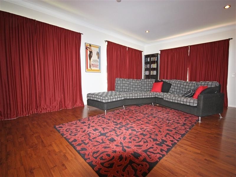 3 Craven Place, Mount Annan NSW 2567