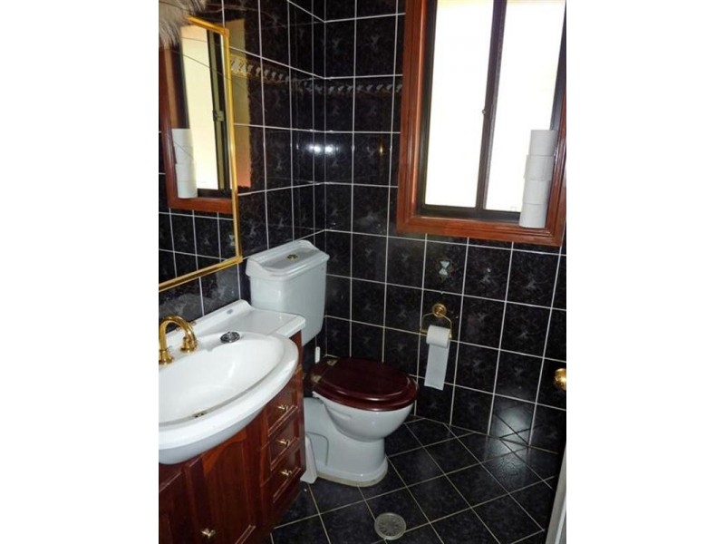 15 Faraday Road, Leumeah NSW 2560