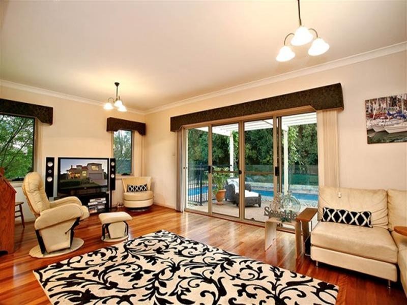 18 Elizabeth Henrietta Circuit, Macquarie Links NSW 2565