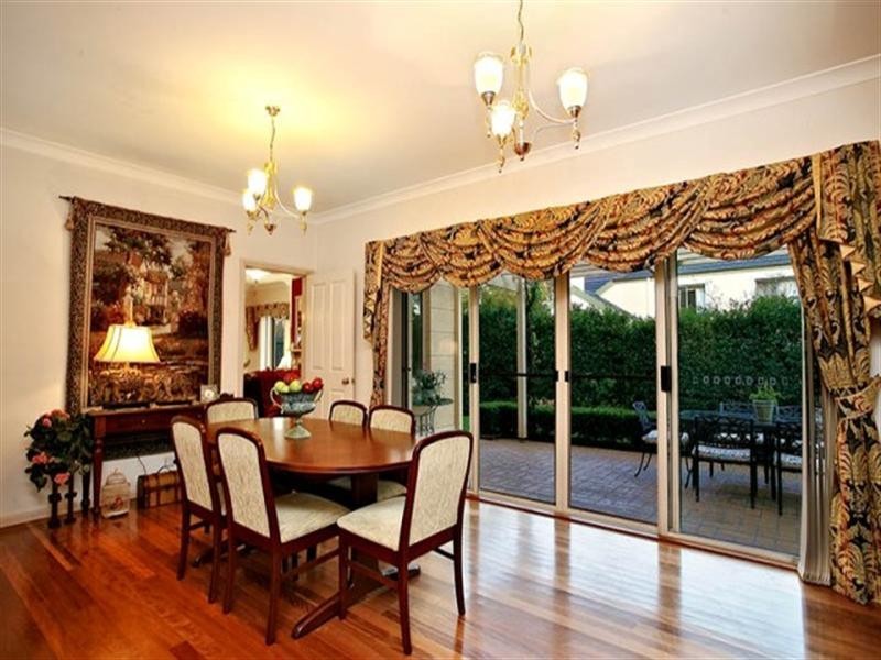 18 Elizabeth Henrietta Circuit, Macquarie Links NSW 2565