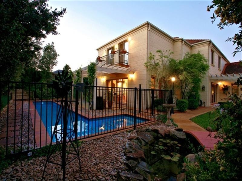 18 Elizabeth Henrietta Circuit, Macquarie Links NSW 2565