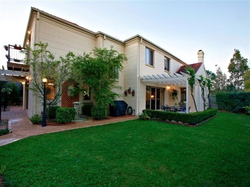 18 Elizabeth Henrietta Circuit, Macquarie Links NSW 2565