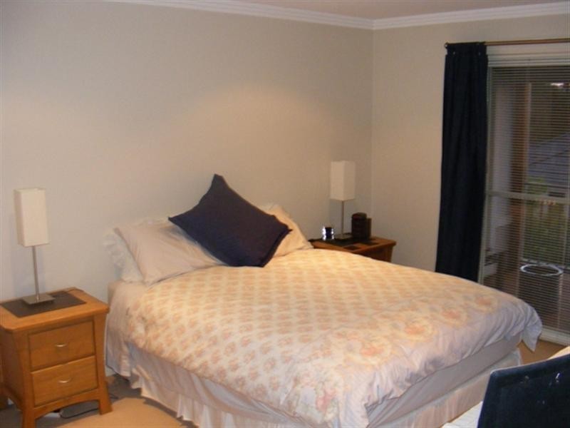 11 Scaranish Way, Macquarie Links NSW 2565