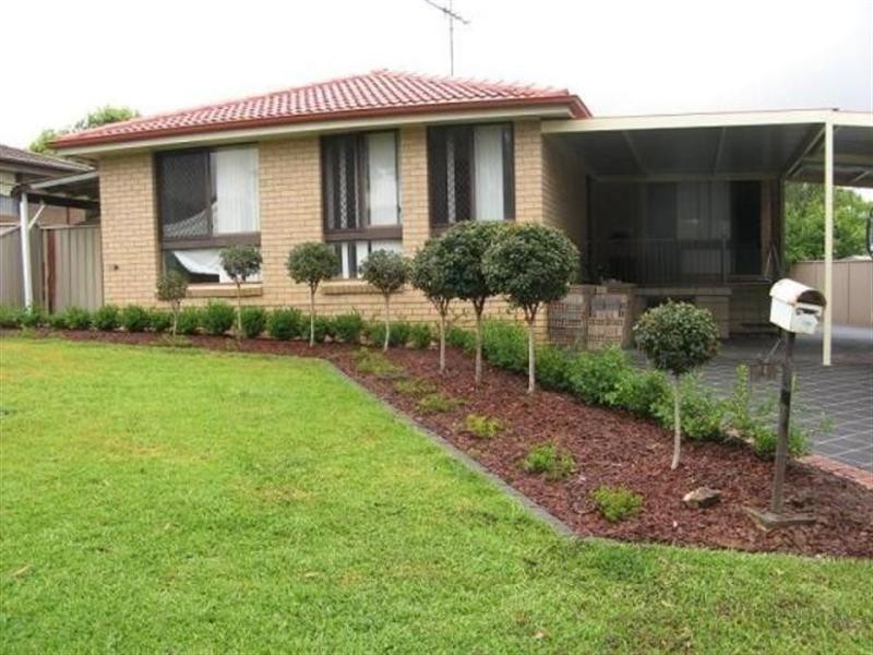 4 Cromarty Place, St Andrews NSW 2566