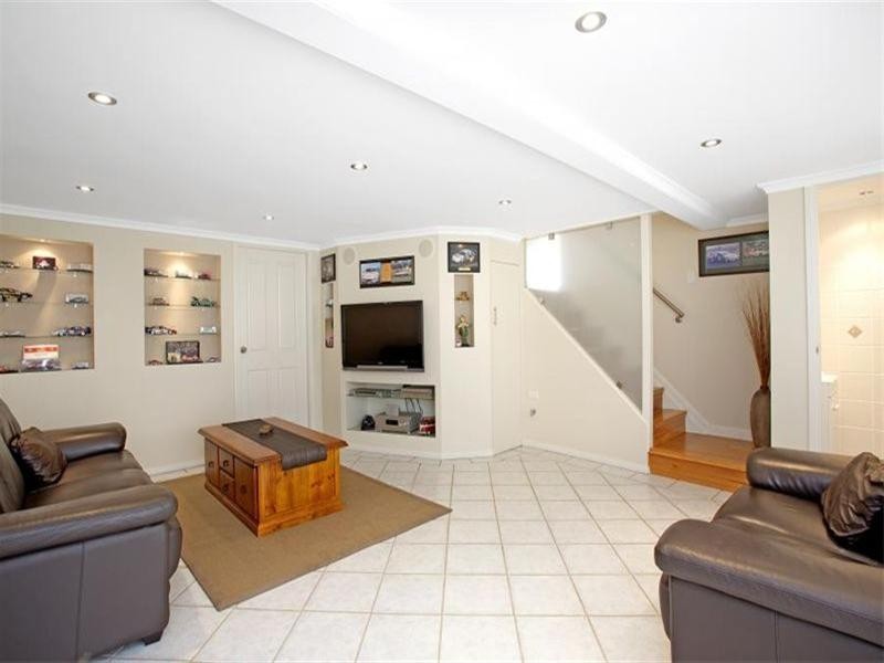 81 Pinaroo Crescent, Bradbury NSW 2560