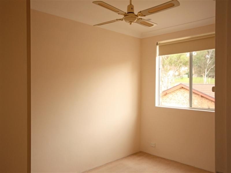 4/30 Burrinjuck Street, Leumeah NSW 2560