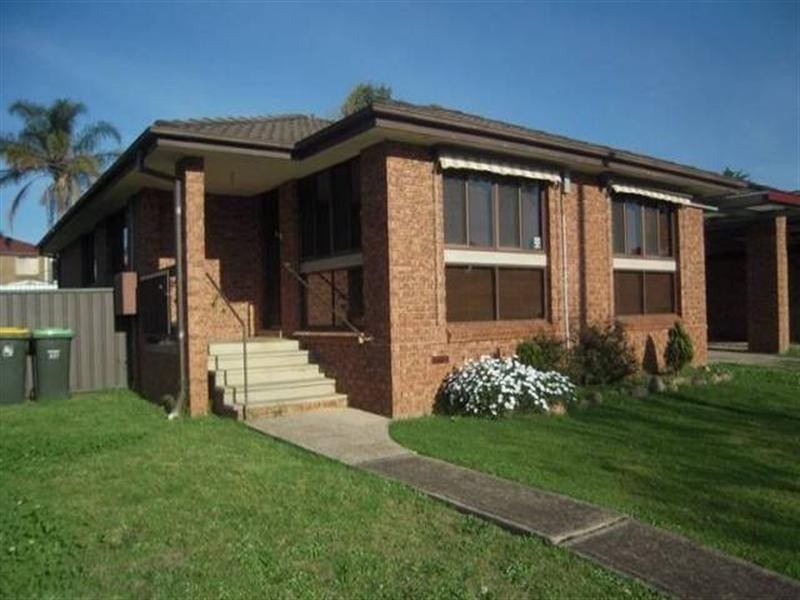 233 Copperfield Drive, Rosemeadow NSW 2560