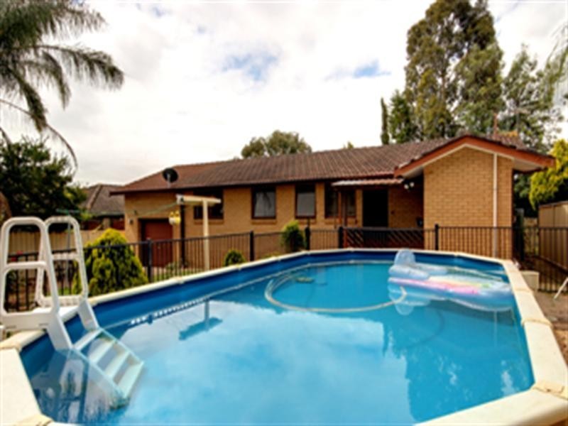 Ruse NSW 2560