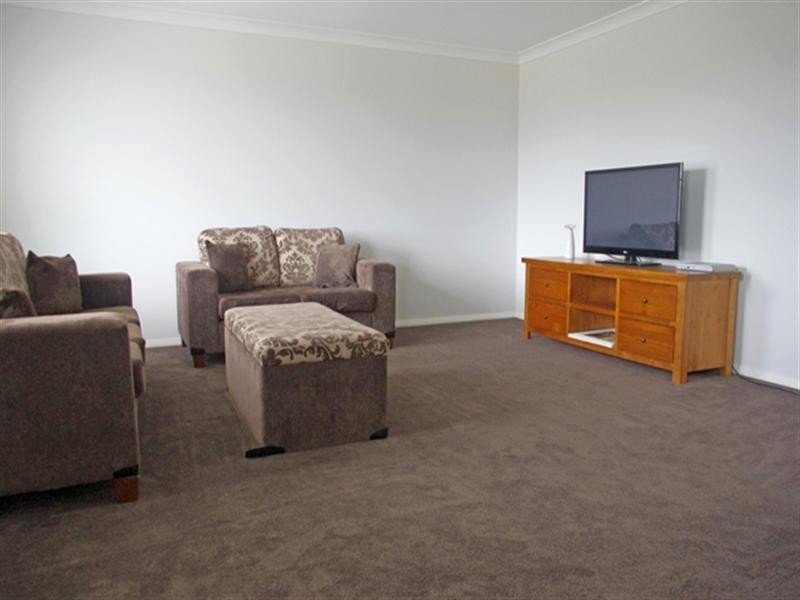 4 Gunn Way, Elderslie NSW 2570