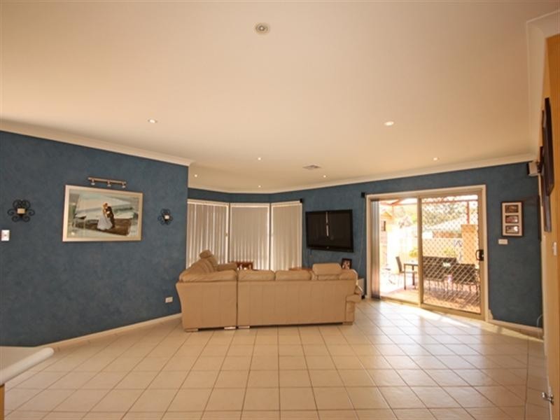 50 Fullerton Circuit, St Helens Park NSW 2560