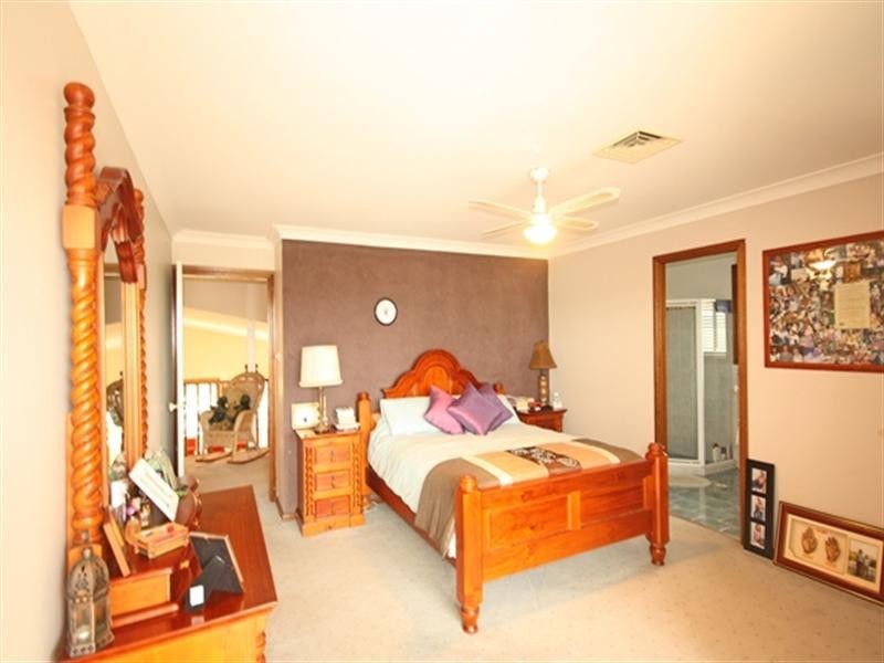 31 Stenhouse Drive, Mount Annan NSW 2567