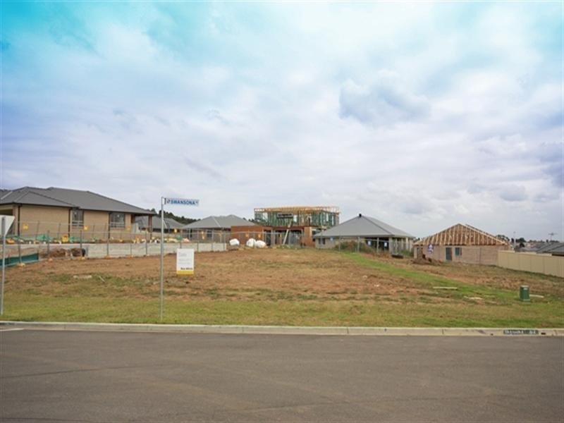 8 Swansona Avenue, Mount Annan NSW 2567