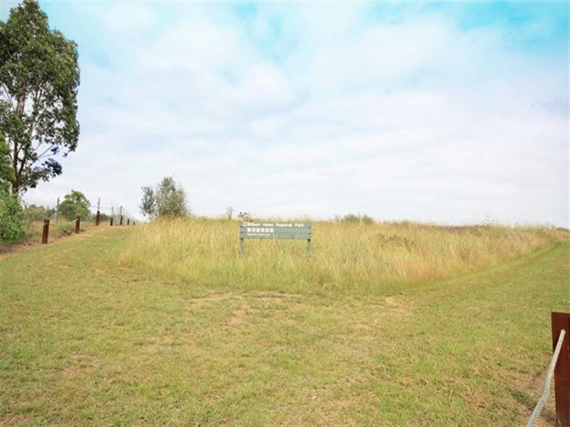 8 Swansona Avenue, Mount Annan NSW 2567