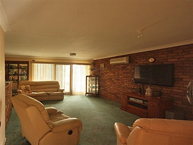 65 Ballantrae Drive, St Andrews NSW 2566
