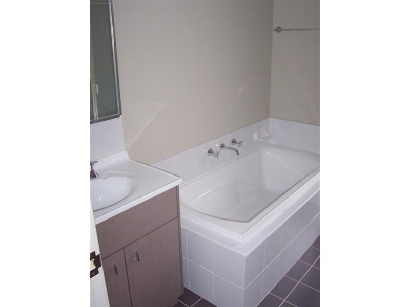 73 Belmont Avenue, Spring Farm NSW 2570