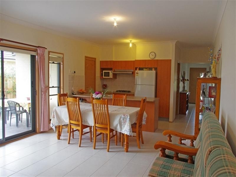 24 Liz Kernohan Drive, Elderslie NSW 2570