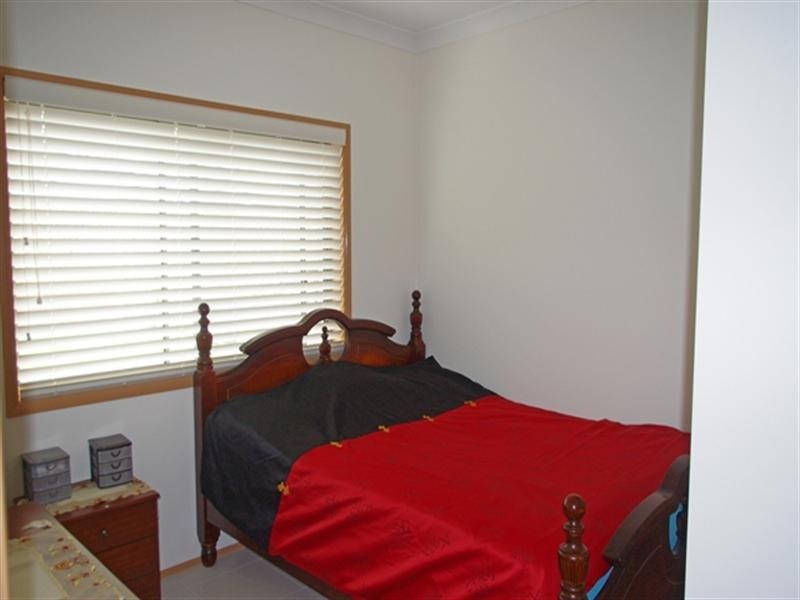 24 Liz Kernohan Drive, Elderslie NSW 2570