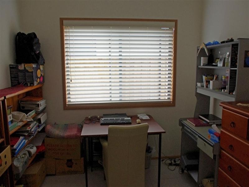 24 Liz Kernohan Drive, Elderslie NSW 2570