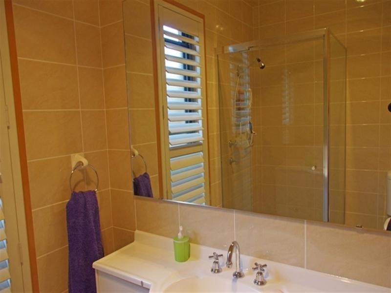 24 Liz Kernohan Drive, Elderslie NSW 2570