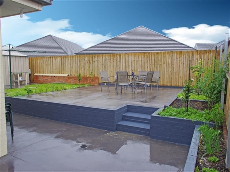 24 Liz Kernohan Drive, Elderslie NSW 2570