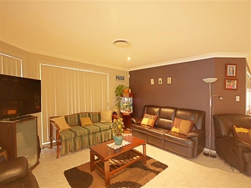 9 Gannon Close, Bradbury NSW 2560