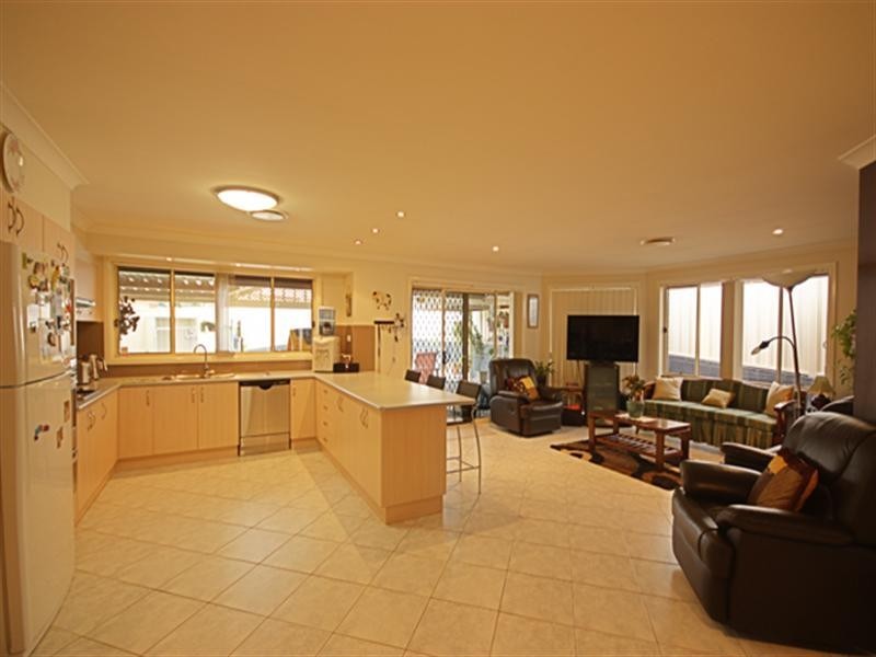 9 Gannon Close, Bradbury NSW 2560