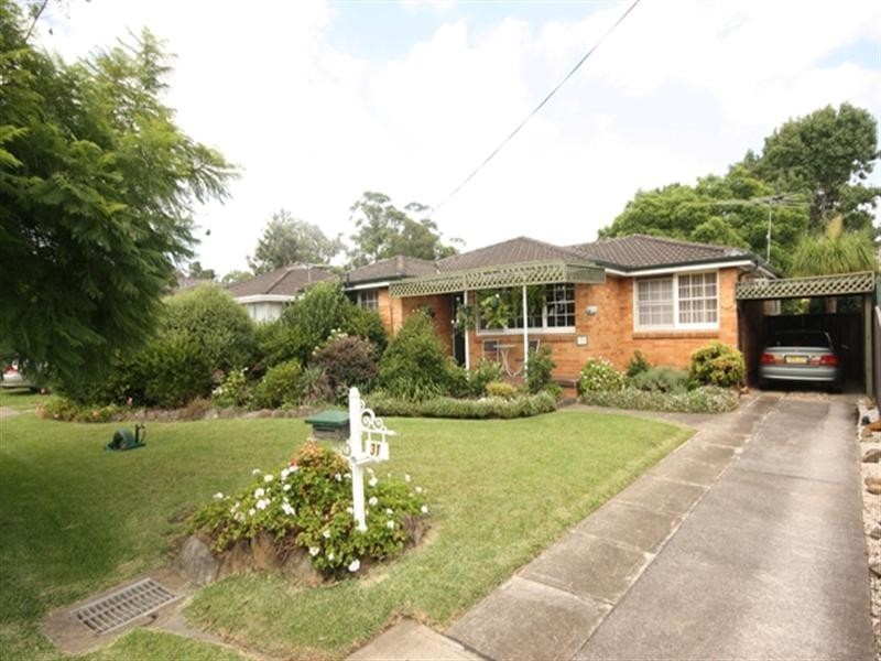 31 Edgar Street, Macquarie Fields NSW 2564