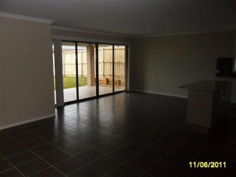 16 Young Street, Elderslie NSW 2570