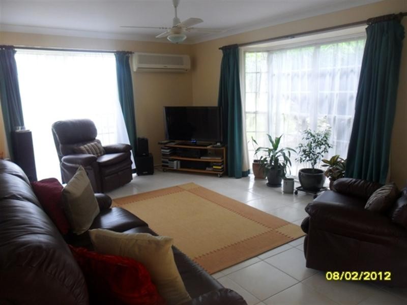 10 Lanark Place, St Andrews NSW 2566