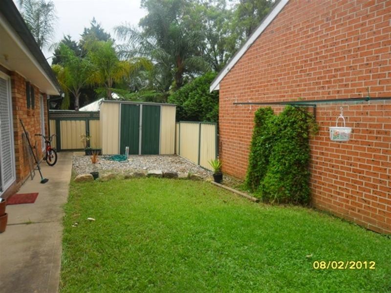 10 Lanark Place, St Andrews NSW 2566