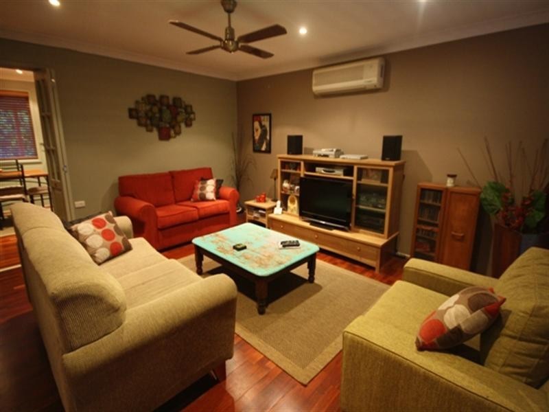 27 Trobriand Cresent, Glenfield NSW 2167