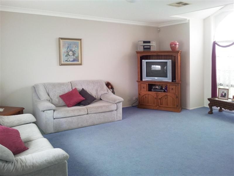 10 Clematis Place, Mount Annan NSW 2567