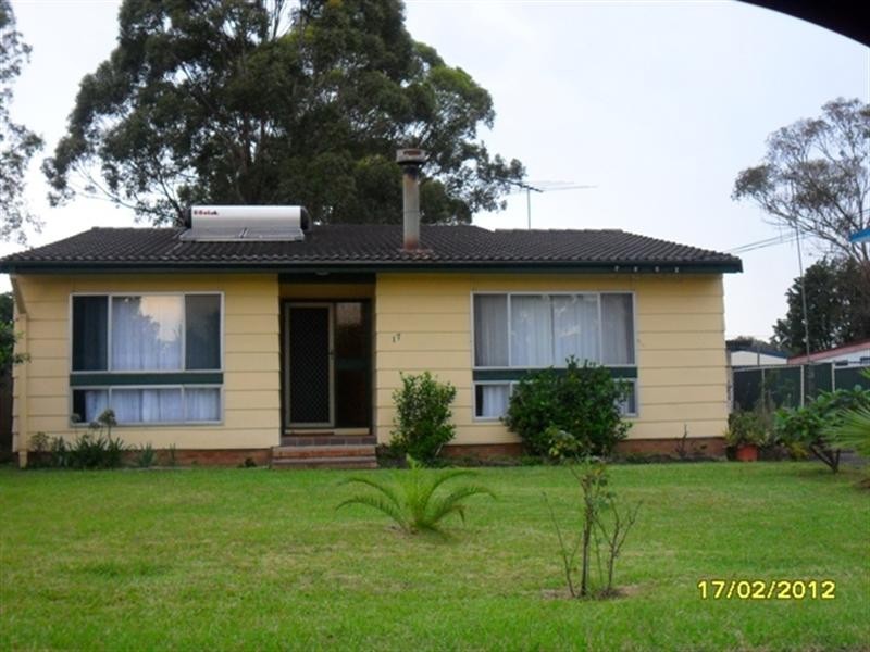 17 Durham Street, Minto NSW 2566