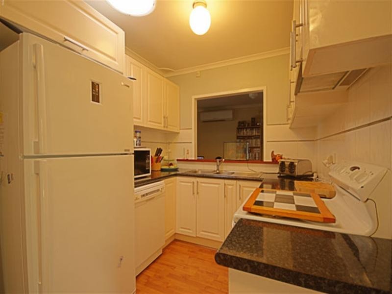 4 Rudge Place, Ambarvale NSW 2560