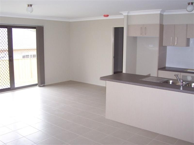 73 Belmont Avenue, Spring Farm NSW 2570