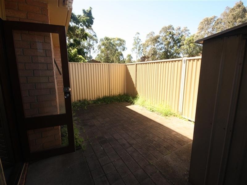 11/42 Woodhouse Drive, Ambarvale NSW 2560