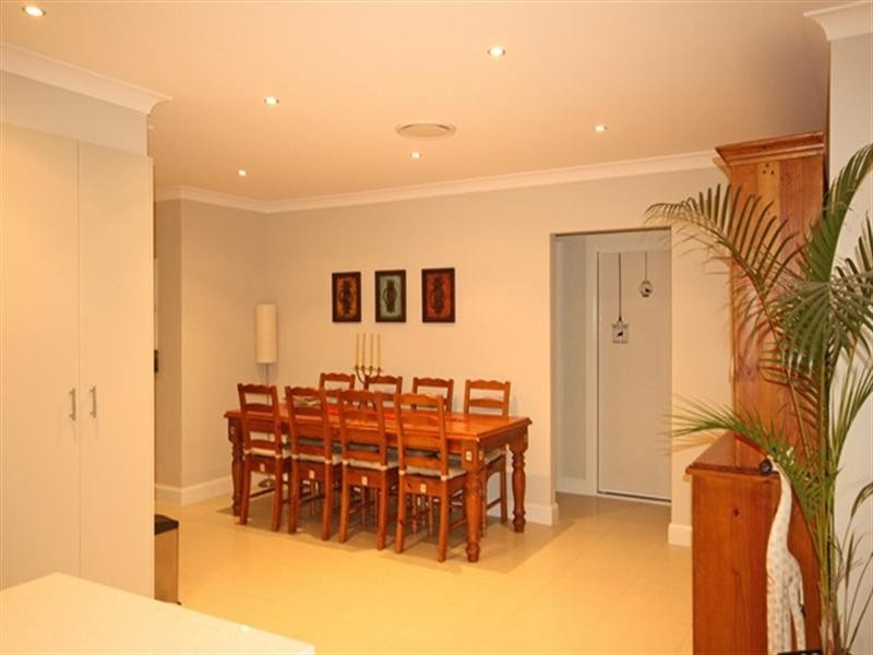 10 Liz Kernohan Drive, Elderslie NSW 2570