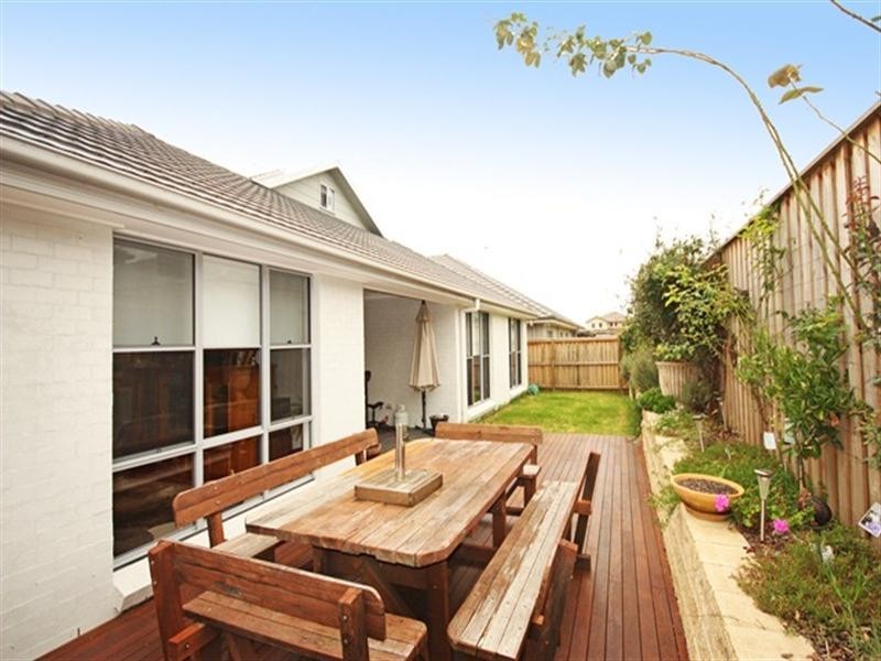 10 Liz Kernohan Drive, Elderslie NSW 2570