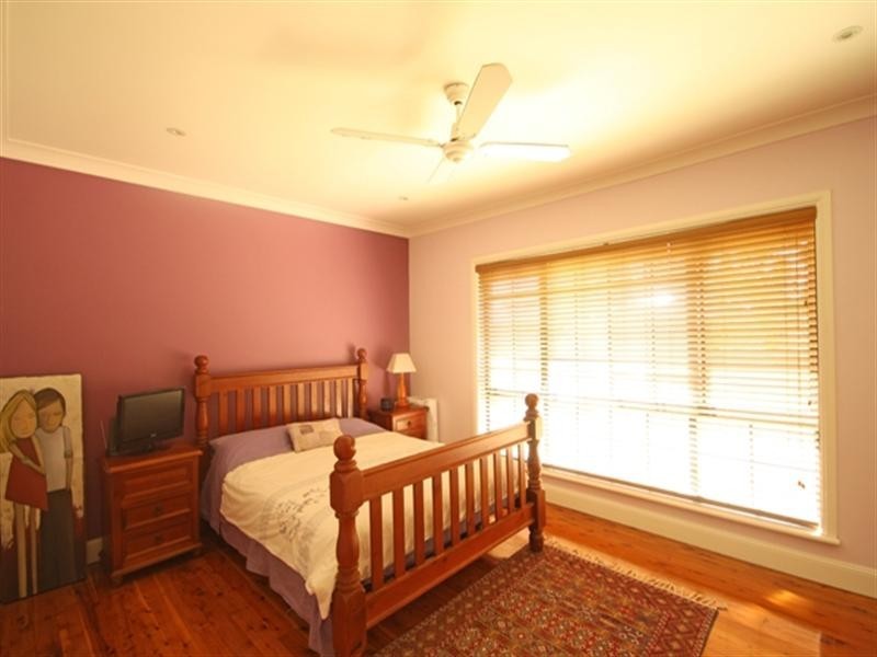 9 Barratt Avenue, Camden South NSW 2570