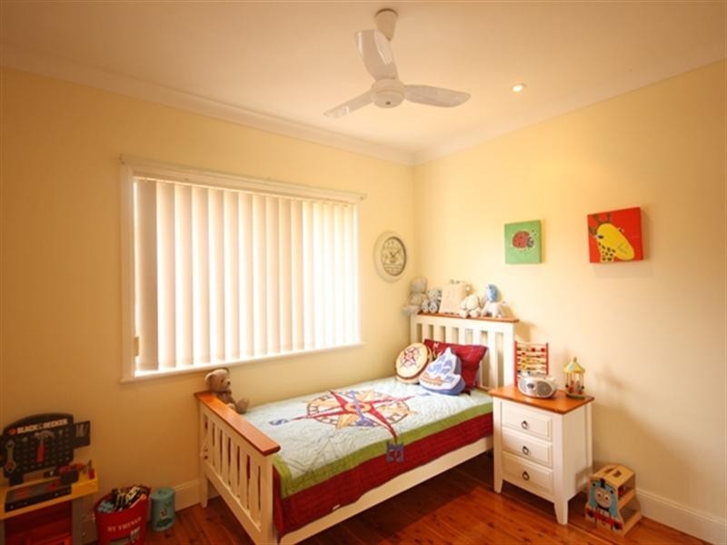 9 Barratt Avenue, Camden South NSW 2570