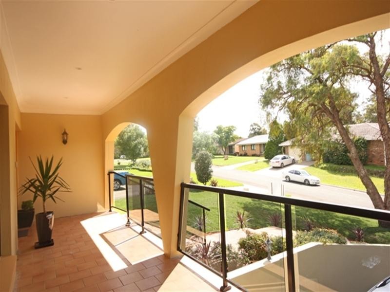 9 Barratt Avenue, Camden South NSW 2570