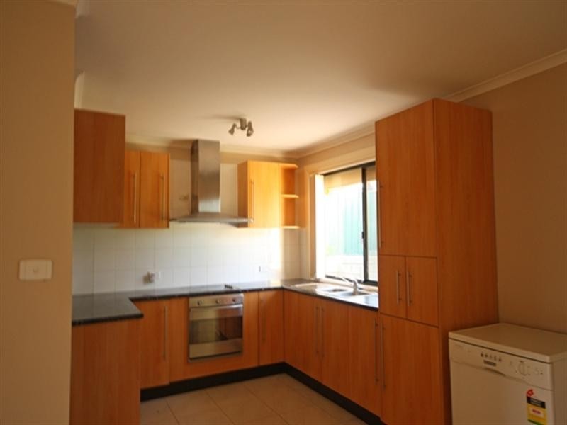 8 Dargie Place, Eagle Vale NSW 2558