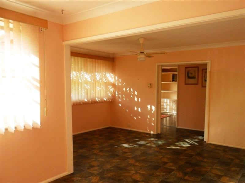 31 Edgar Street, Macquarie Fields NSW 2564