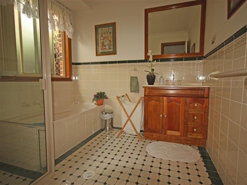 19 Chain-O-Ponds Road, Mount Annan NSW 2567